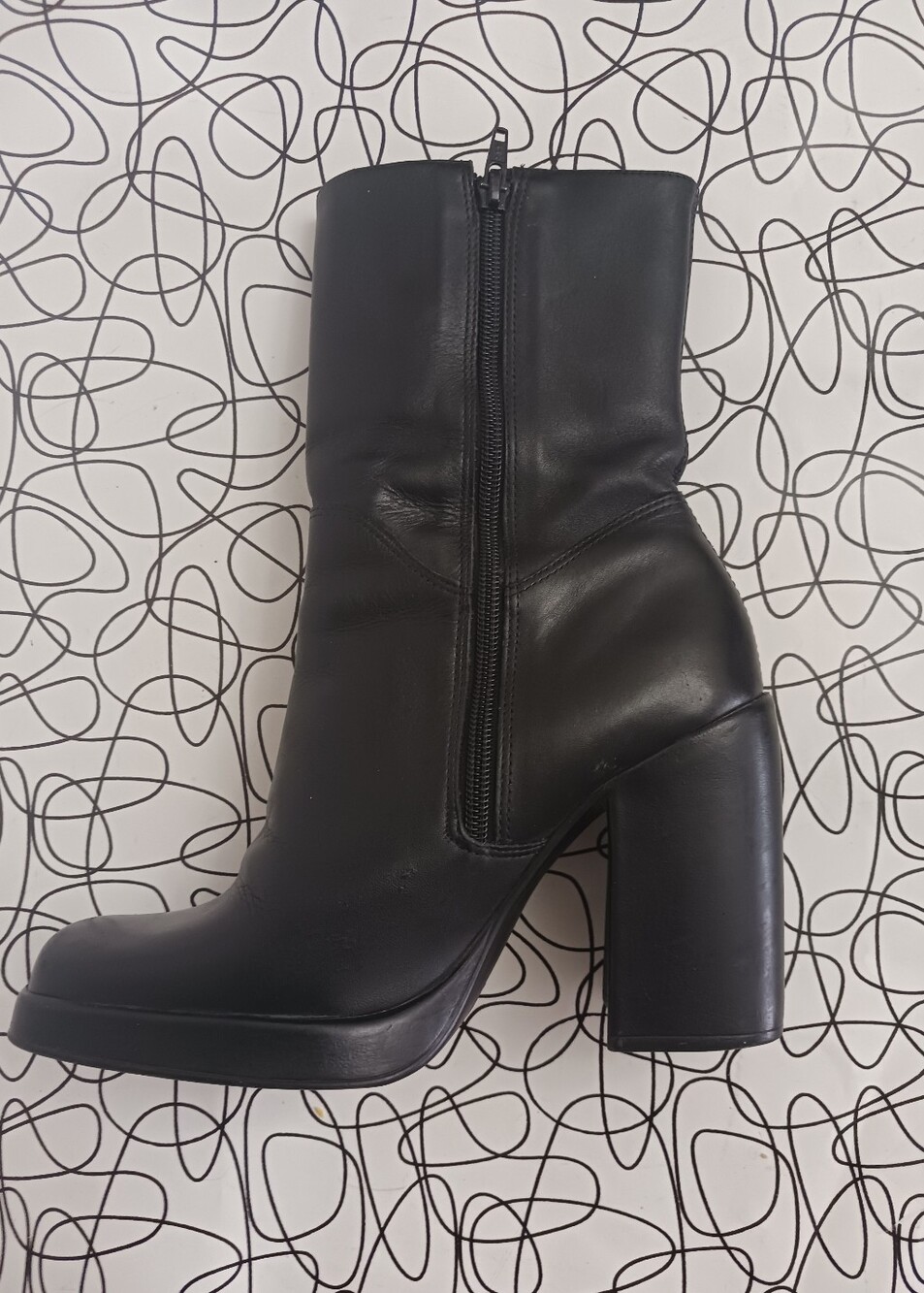 Steve Madden Women’s Black Leather Block Heel Boots Size 8
